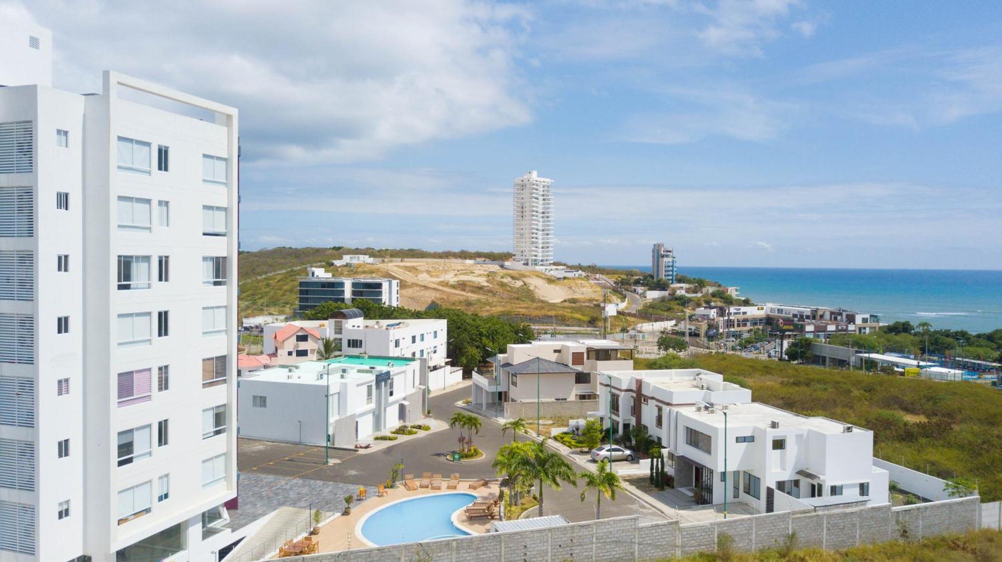 Urbanizacion Privada, Seguridad Y Confort Manta Exterior foto