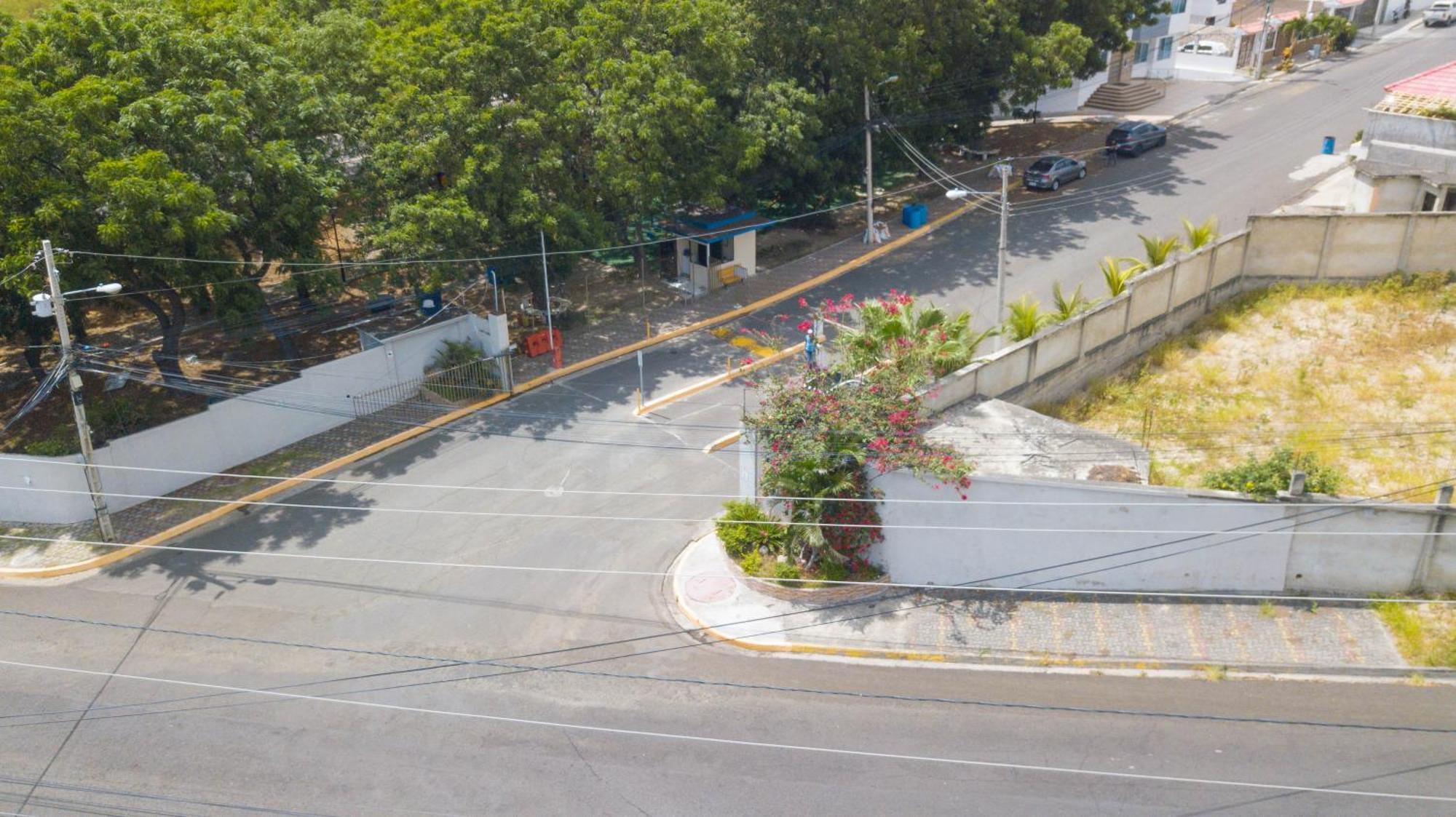 Urbanizacion Privada, Seguridad Y Confort Manta Exterior foto