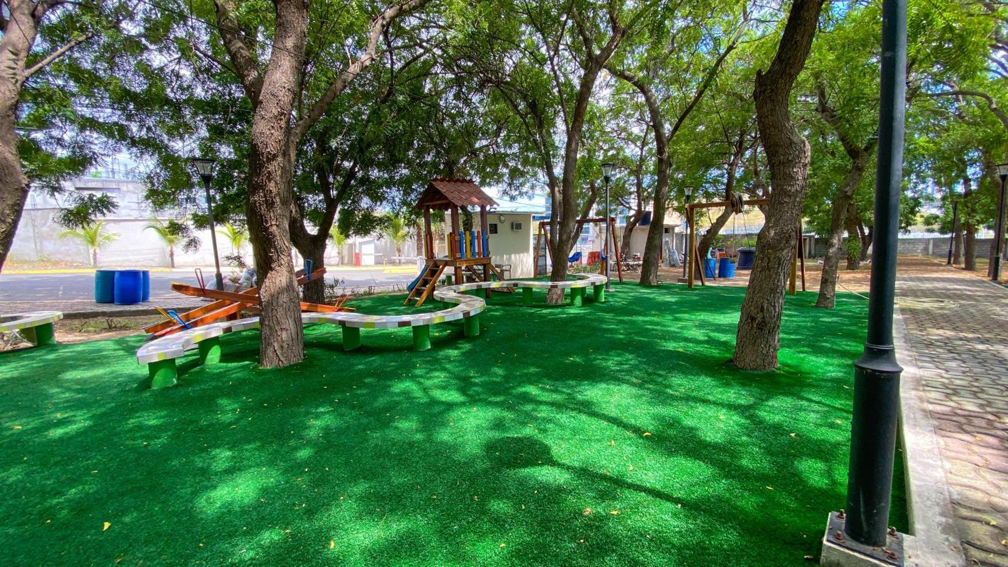 Urbanizacion Privada, Seguridad Y Confort Manta Exterior foto